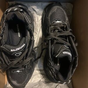 Balenciaga Men's All-Black Chunky Sneaker